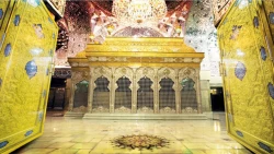 صبح امروز؛
مرقد مطهر حرم سیدالشهدا در کربلا غبارروبی و عطر افشانی شد 2