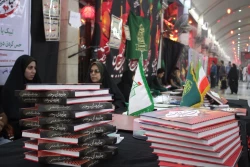 بازدید نماینده بعثه رهبری از نمایشگاه واقعه عاشورا در بین‌الحرمین کربلا 11