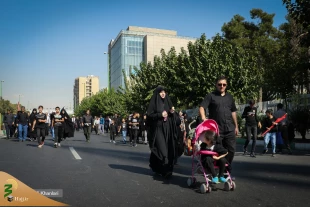 همزمان با کاروان پیاده روی اربعین حسینی؛

پیاده روی جاماندگان اربعین حسینی در تهران به سمت کربلای ایران برگزار شد 4