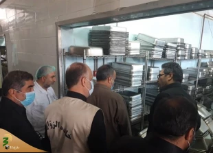 بازدید رئیس سازمان حج و زیارت از طبخ غذا درآشپزخانه های مرکزی این سازمان برای زائران اربعین 5