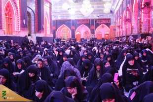 دعای کمیل زائر ایرانی در آخرین هفته صفر برگزار شد

 2
