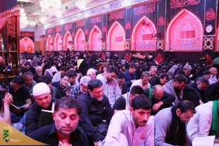 دعای کمیل زائر ایرانی در آخرین هفته صفر برگزار شد

 5