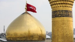 برافراشته شدن پرچم سرخ بر فراز مرقد مطهر حرمین در کربلای معلا 2