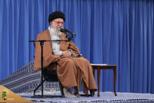 درآستانه‌ی روز ملی مبارزه با استکبار جهانی و روز دانش‌آموز برگزار شد؛

دیدار دانش‌آموزان و دانشجویان با رهبر انقلاب 2