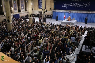 درآستانه‌ی روز ملی مبارزه با استکبار جهانی و روز دانش‌آموز برگزار شد؛

دیدار دانش‌آموزان و دانشجویان با رهبر انقلاب 5