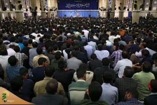 درآستانه‌ی روز ملی مبارزه با استکبار جهانی و روز دانش‌آموز برگزار شد؛

دیدار دانش‌آموزان و دانشجویان با رهبر انقلاب 8