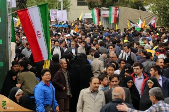 حضور نماینده ولی فقیه در امور حج وزیارت در جمع راهپیمایان یوم الله ١٣ آبان 14