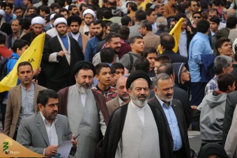 حضور نماینده ولی فقیه در امور حج وزیارت در جمع راهپیمایان یوم الله ١٣ آبان 18