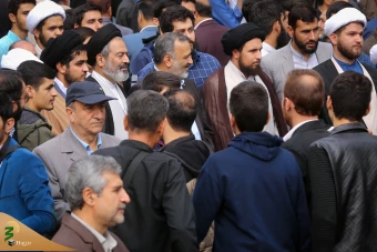 حضور نماینده ولی فقیه در امور حج وزیارت در جمع راهپیمایان یوم الله ١٣ آبان 20