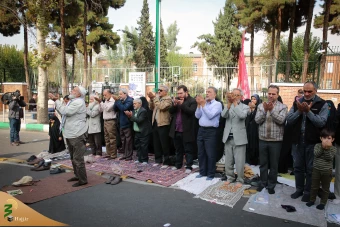 حضور نماینده ولی فقیه در امور حج وزیارت در جمع راهپیمایان یوم الله ١٣ آبان 39