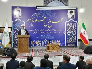 تنها راه نجات کشور، انس با قرآن و اهل بیت است