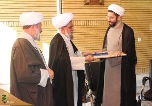حجت الاسلام والمسلمین رستمی:

خدمات فرهنگی جدیدتری به زائرین دانشگاهی ارائه می شود 4