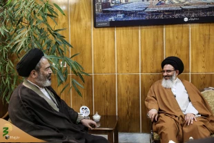 دیدار نماینده رهبر معظم انقلاب در سوریه با سرپرست حجاج ایرانی 2