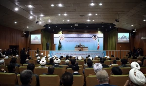 رئیس دفتر مقام معظم رهبری:

عزت از دست رفته امت اسلام جز با وحدت باز نمی‌گردد