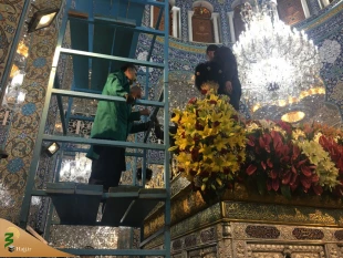گل آرایی حرم مطهر حضرت زینب (س) + گزارش تصویری 8