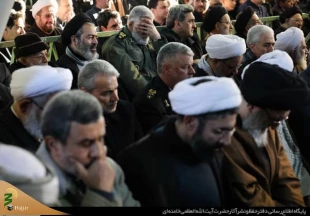 اقامه نماز بر پیکر شهید سپهبد قاسم سلیمانی و یاران مجاهد او به امامت رهبر انقلاب 21