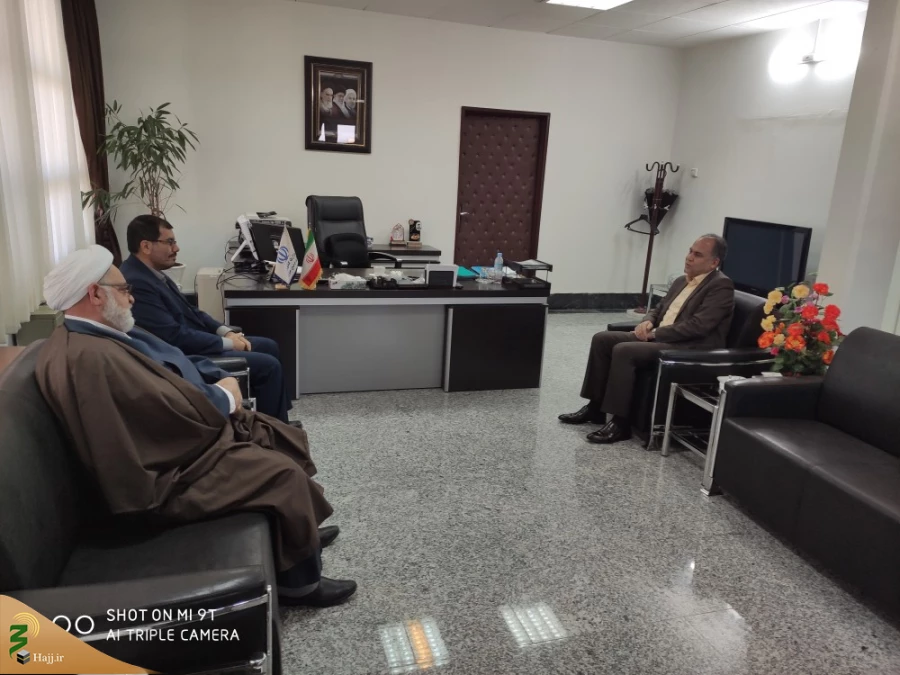 دیدار مسئول دفتر نمایندگی بعثه مقام معظم رهبری با معاون سیاسی و امنیتی استانداری خراسان جنوبی  2