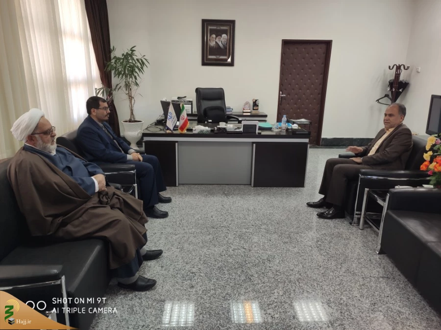 دیدار مسئول دفتر نمایدگی بعثه مقام معظم رهبری با معاونت سیاسی و امنیتی خراسان جنوبی  5