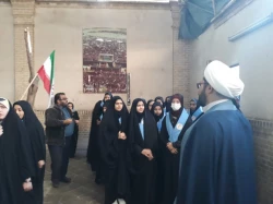 همزمان با آغاز دهه مبارک فجر؛

ویژه برنامه «روایت انقلاب» با حضور راویان بعثه رهبری کلید خورد 5