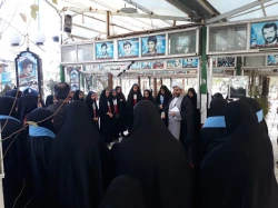 همزمان با آغاز دهه مبارک فجر؛

ویژه برنامه «روایت انقلاب» با حضور راویان بعثه رهبری کلید خورد 8