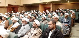 پنج دوره همایش آموزشی روحانیون و مداحان داوطلب اعزام به عتبات درمشهد برگزارشد 5
