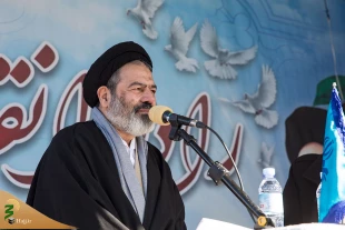 حضور نماینده ولی فقیه درامور حج و زیارت در راهپیمایی یوم‌الله ۲۲ بهمن 7