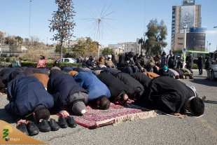 برپایی غرفه فرهنگی بعثه مقام معظم رهبری و سازمان حج درمسیر راهپیمایی 22 بهمن 11