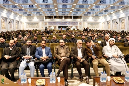 قائم مقام تولیت آستان قدس رضوی:


رویکرد اساسی آستان قدس رضوی ارتباط بیشتر با زائران است
 2