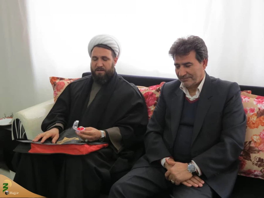 دیدار مسئول دفتر نمایندگی بعثه در استان آذربایجان شرقی با دو خانواده معظم شهید  5