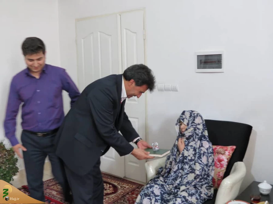 دیدار مسئول دفتر نمایندگی بعثه در استان آذربایجان شرقی با دو خانواده معظم شهید  6