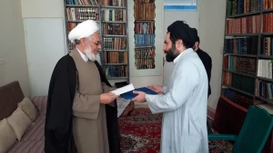 دیدار مسئول دفتر نمایندگی بعثه قم با خانواده مرحوم مدنی گلپایگانی