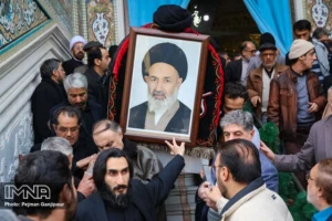 ابراز همدردی مسئول دفتر نمایندگی بعثه اصفهان با خانواده مرحوم فقیه ایمانی از روحانیون حج اصفهان
