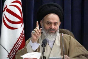 آیت الله بوشهری:طلاب از همان روزهای اول در کنار بیماران حاضر شدند