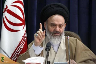 آیت الله بوشهری:طلاب از همان روزهای اول در کنار بیماران حاضر شدند
