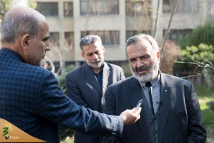 کاشت نهال توسط مسئولان حج وزیارت همزمان با روز درختکاری 8