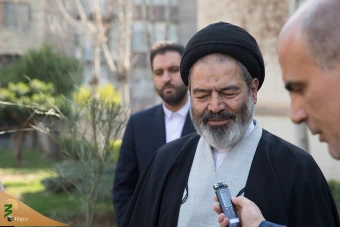 کاشت نهال توسط مسئولان حج وزیارت همزمان با روز درختکاری
 12