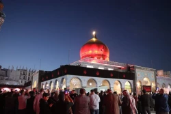 تعویض پرچم حرم حضرت زینب(س)+تصاویر 3