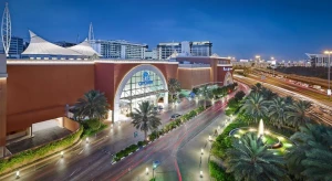 مراکز تجاری و خرید امارات به دلیل شیوع کرونا تعطیل شدند