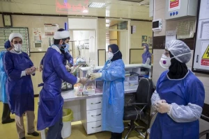 فعالیت جهادی طلاب در مقابله با کرونا؛

مدافعان دین دوشادوش جهادگران عرصه سلامت / طلابی که سفیدپوش شدند