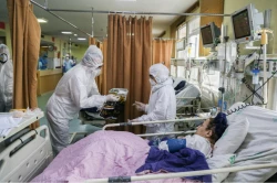 همزمان با روز نیمه شعبان؛

نمایندگان بعثه رهبری از ایثارگران جبهه سلامت در تهران تقدیر کردند 14