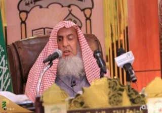 مفتی عربستان فتوای جواز اقامه نماز تراویح و عید فطر در خانه را صادر کرد