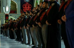 برافراشته شدن پرچم عزا در حرم علوی 7
