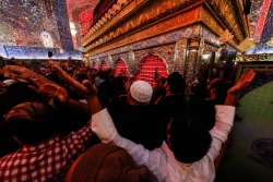 احیاء شب قدر در حرم حضرت امیرالمومنین علی (ع)   7