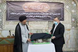 حجت الاسلام والمسلمین نواب:

معنویت و اخلاق، از ویژگی های مکتب امام خمینی است 7