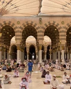 حضور زائران در مسجدالنبی (ص) با رعایت نکات بهداشتی 2