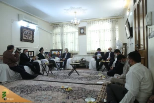 Hajj and Pilgrimage officials meeting with the family of Martyr Hamid Reza Asadollahi 4