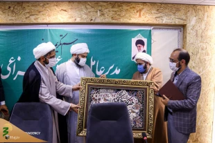 مراسم تکریم و معارفه مدیرعامل بنیاد دعبل خزاعی برگزار شد

 7