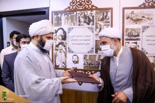 مراسم تکریم و معارفه مدیرعامل بنیاد دعبل خزاعی برگزار شد

 9