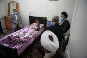 دیدار مسئولان حوزه حج و زیارت و رئیس بنیاد شهید با خانواده شهید منا