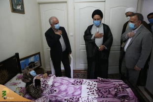 دیدار مسئولان حوزه حج و زیارت و رئیس بنیاد شهید با خانواده شهید منا 12